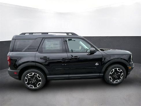 Used 2024 Ford Bronco Sport Outer Banks w/ Tech Package image 7