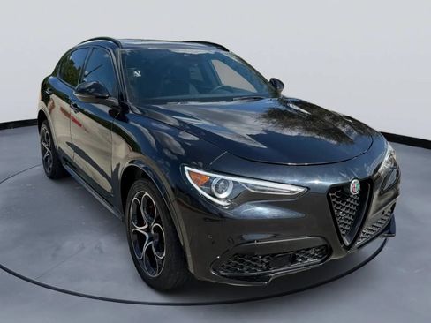 Used 2022 Alfa Romeo Stelvio Veloce AWD/4WD image 3