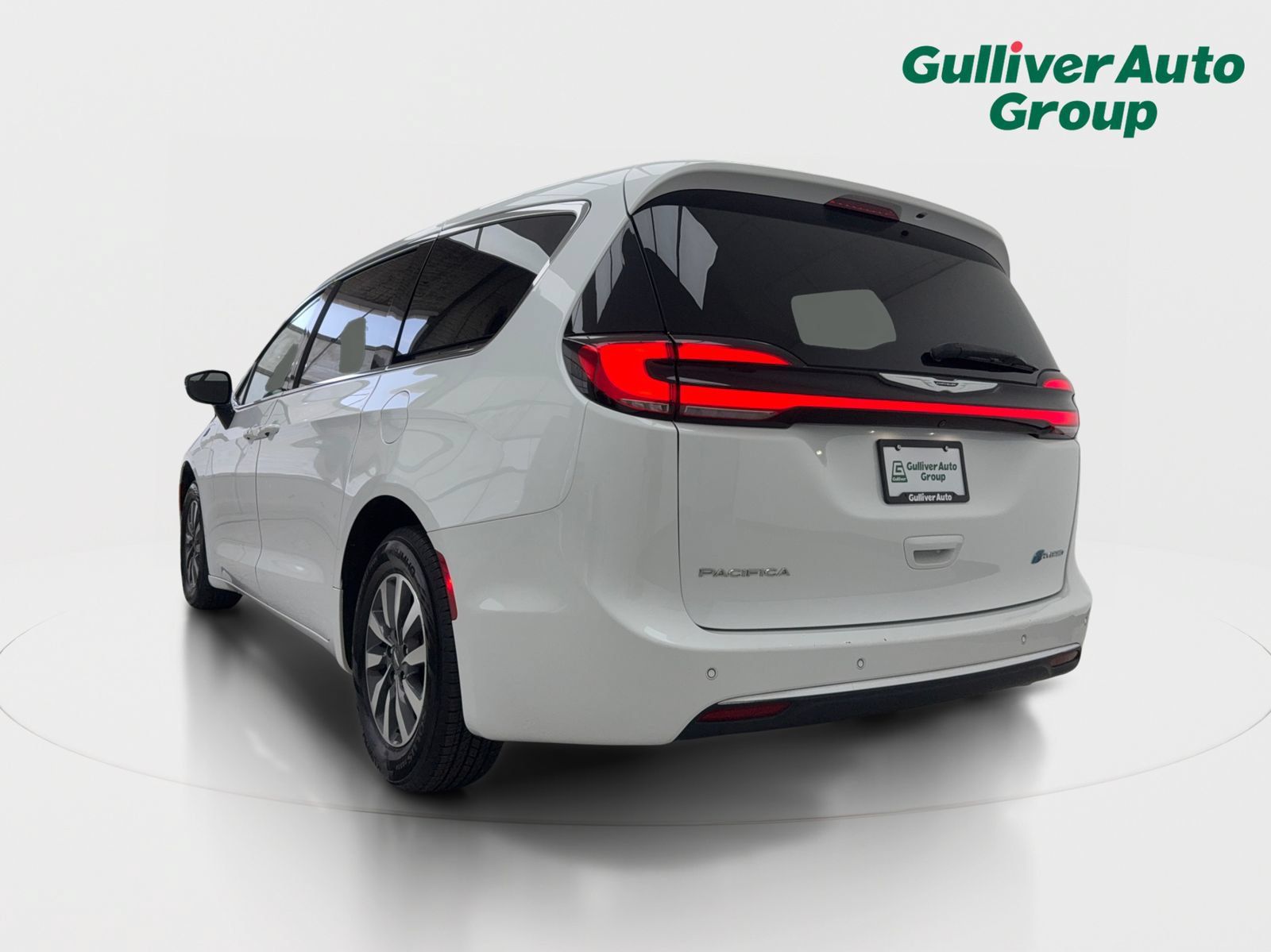 Used 2024 Chrysler Pacifica Limited FWD image 5