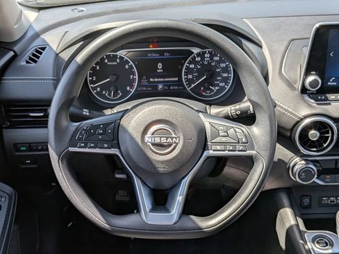 Used 2025 Nissan Sentra SV FWD image 17