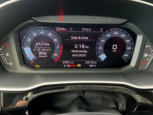 Used 2024 Audi Q3 2.0T Premium image 23