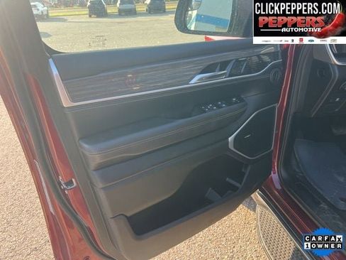 Used 2022 Jeep Wagoneer Series III w/ Flexible Seating Group image 9