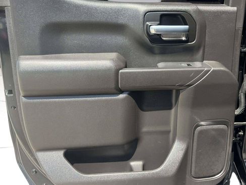 Used 2021 Chevrolet Silverado 1500 LT RWD image 36
