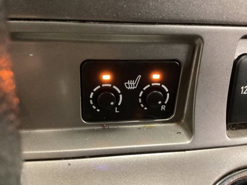 Used 2013 Toyota Highlander SE image 26