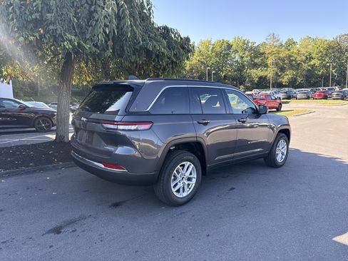 New 2025 Jeep Grand Cherokee Laredo X w/ Luxury Tech Group I image 3