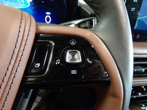 Used 2025 Lincoln Aviator Reserve w/ Equipment Group 201A AWD/4WD image 18