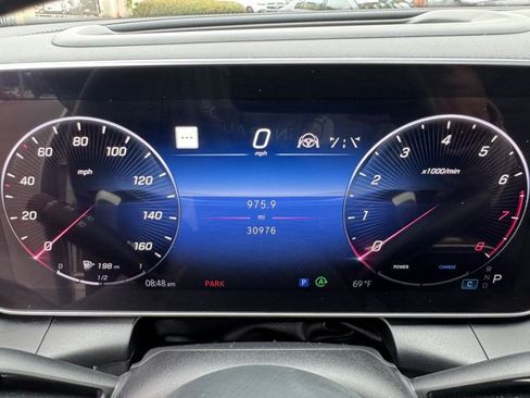 Used 2024 Mercedes-Benz GLC 300 4MATIC image 25