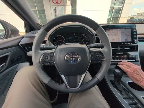 Used 2021 Toyota Avalon Limited w/ Advanced Safety Package FWD image 17