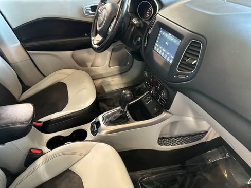 Used 2020 Jeep Compass Latitude FWD image 17