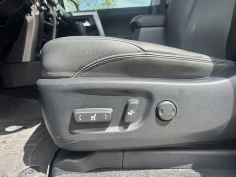 Used 2019 Toyota 4Runner SR5 Premium AWD/4WD image 16