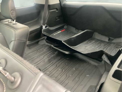 Used 2019 GMC Acadia SLT w/ LPO, Floor Liner Package image 23