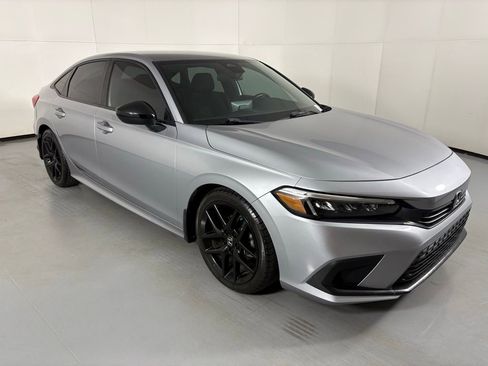 Used 2022 Honda Civic Sport image 2