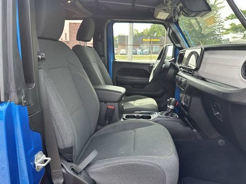 Used 2025 Jeep Wrangler Sport AWD/4WD image 26