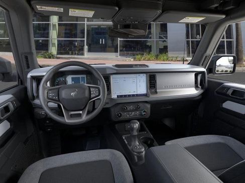 New 2025 Ford Bronco Base image 9