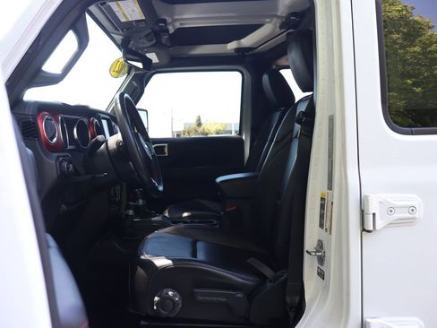 Used 2021 Jeep Gladiator Rubicon AWD/4WD image 36