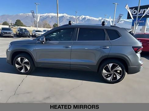 Used 2025 Volkswagen Taos SE AWD/4WD image 6