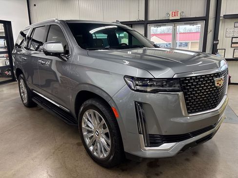 Used 2023 Cadillac Escalade Premium Luxury w/ Performance Package AWD/4WD image 13