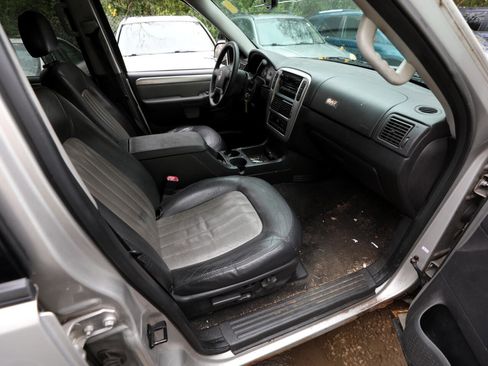 Used 2004 Mercury Mountaineer Convenience image 10