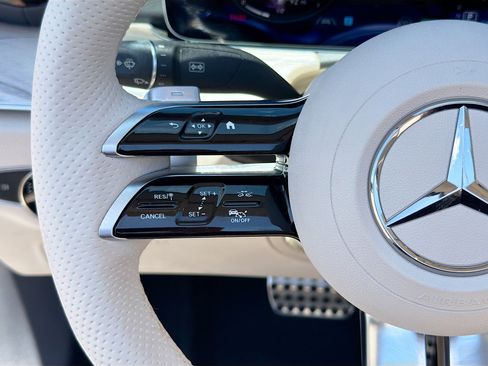 Used 2023 Mercedes-Benz E 450 4MATIC Cabriolet image 38