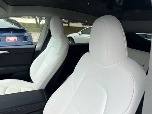 Used 2024 Tesla Model Y Long Range RWD image 10