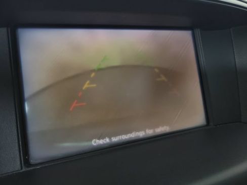 Used 2011 INFINITI M56 w/ Sport Pkg RWD image 31