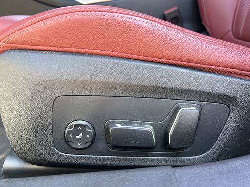 Used 2024 BMW 330i Sedan w/ Premium Package RWD image 38