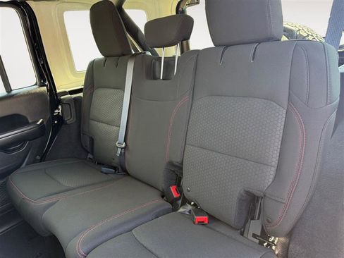 Used 2018 Jeep Wrangler Unlimited Rubicon image 15