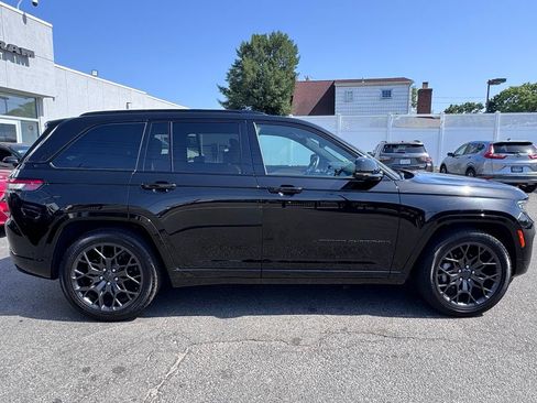 Used 2025 Jeep Grand Cherokee Summit AWD/4WD image 8