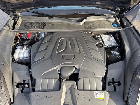 Used 2024 Porsche Cayenne Base image 26