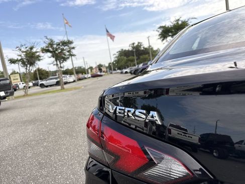 Used 2025 Nissan Versa S w/ Trunk Package FWD image 5