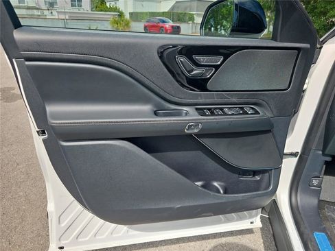 New 2026 Lincoln Aviator 2WD w/ Jet Appearance Package image 14