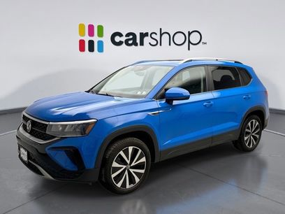 Used 2022 Volkswagen Taos SE w/ Panoramic Sunroof Package