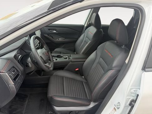 Certified 2026 Nissan Rogue SV AWD/4WD image 5