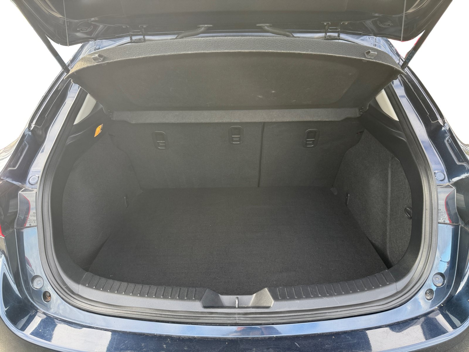 Used 2015 MAZDA MAZDA3 i Touring w/ Technology Package FWD image 17