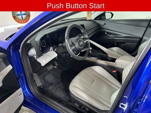 Used 2025 Hyundai Elantra Limited FWD image 8