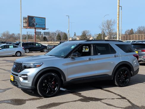 Used 2024 Ford Explorer ST w/ Equipment Group 401A image 3