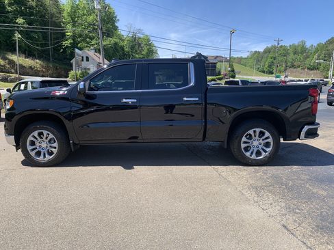 Used 2024 Chevrolet Silverado 1500 LTZ w/ LTZ Premium Package AWD/4WD image 16