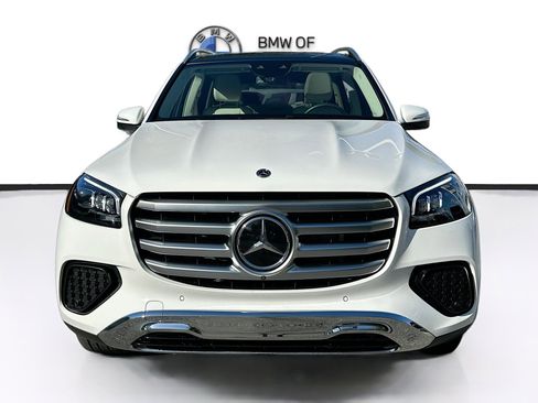 Used 2025 Mercedes-Benz GLS 450 4MATIC image 2