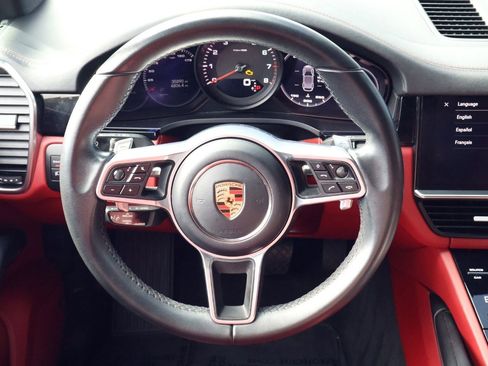 Certified 2023 Porsche Cayenne Platinum Edition image 15