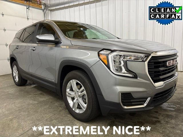 Used 2024 GMC Terrain SLE FWD image 1