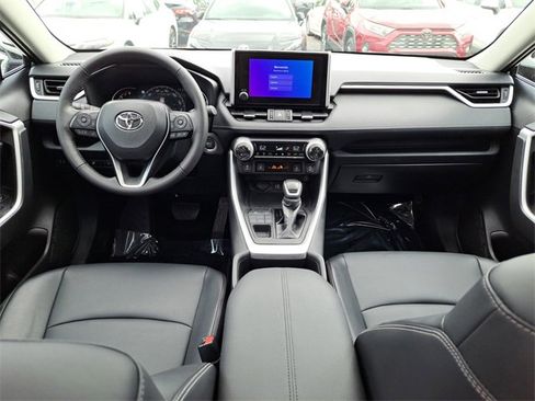 Used 2024 Toyota RAV4 XLE Premium image 9