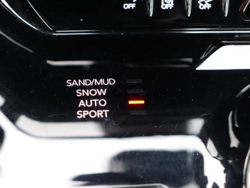 Used 2024 Jeep Wagoneer Series III image 48