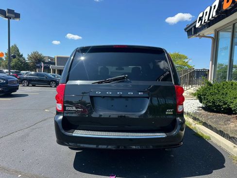Used 2019 Dodge Grand Caravan GT FWD image 3