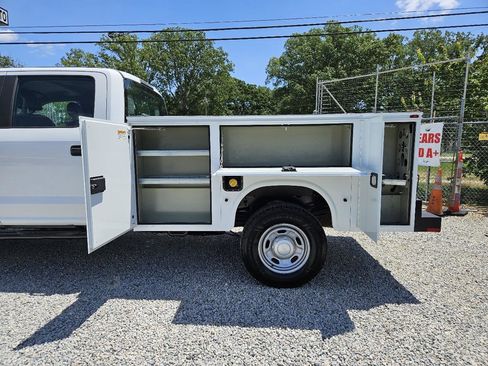 Used 2017 Ford F350 XL AWD/4WD image 9
