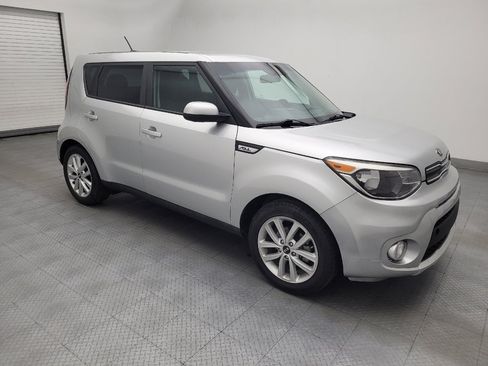 Used 2018 Kia Soul + FWD image 11
