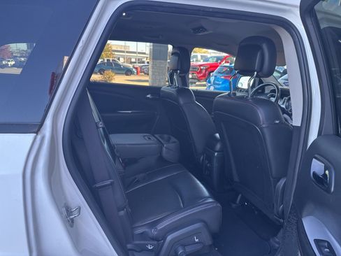 Used 2015 Dodge Journey R/T w/ Flexible Seating Group image 22