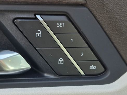 New 2026 GMC Acadia Denali w/ Super Cruise Package image 17