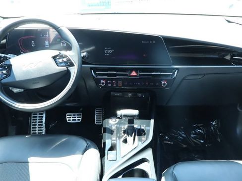 Used 2025 Kia Niro EX Touring FWD image 25