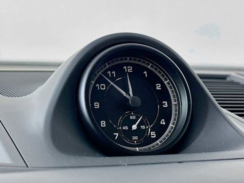 New 2025 Porsche Macan image 16