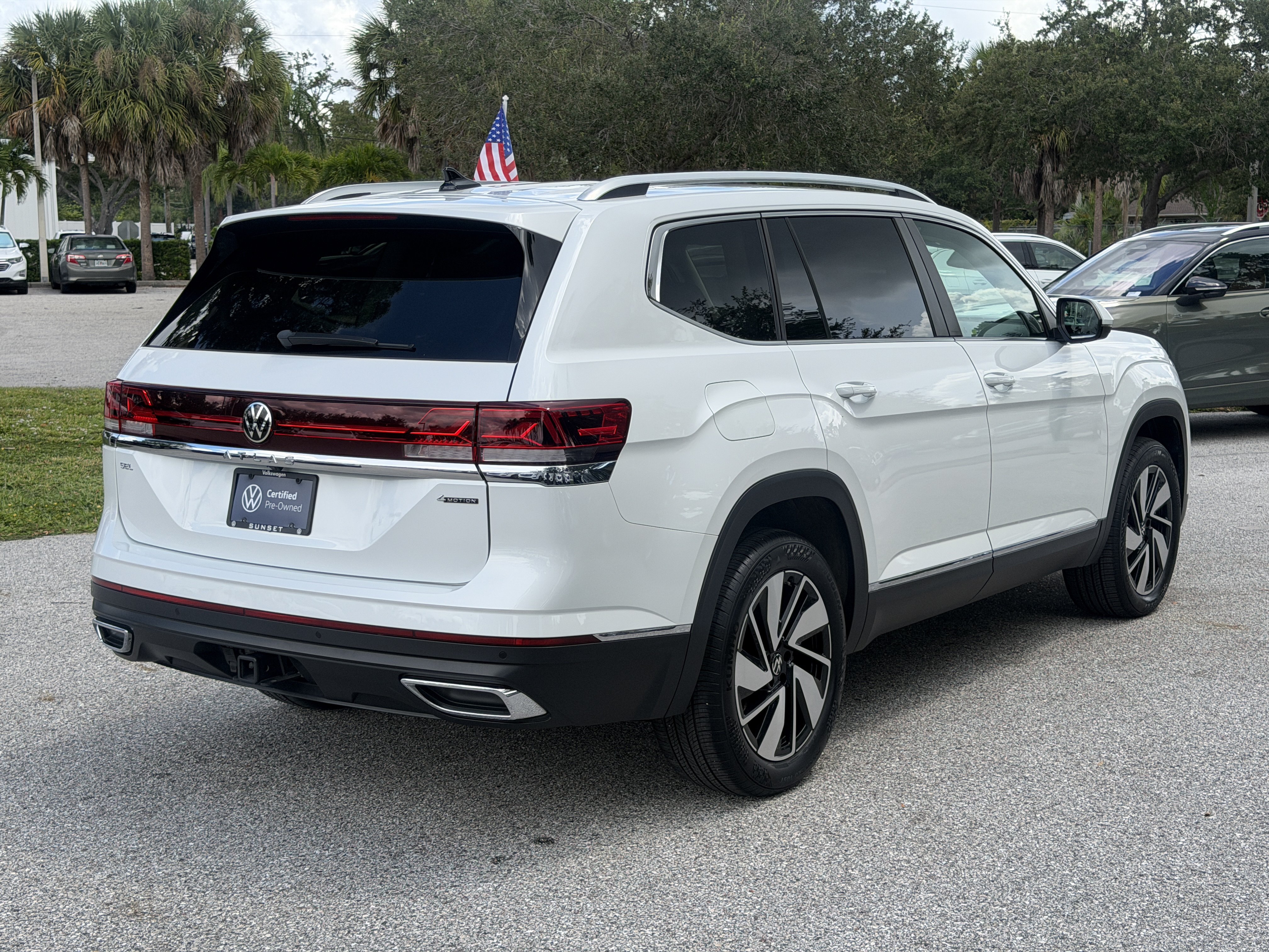 Certified 2024 Volkswagen Atlas SEL AWD/4WD image 7